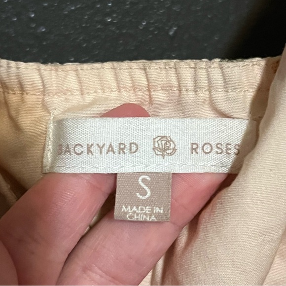 Backyard Roses Floral Dress - Picture 4 of 6